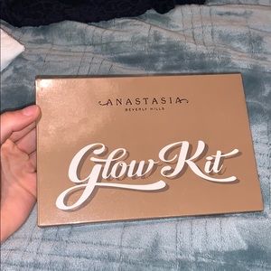 ANASTASIA GLOW KIT